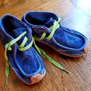 Blue suede moccasin boots 11 toddler Morgan & Milo